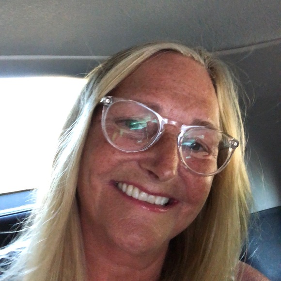 Meet your Posher, Helen - Picture 1 of 1